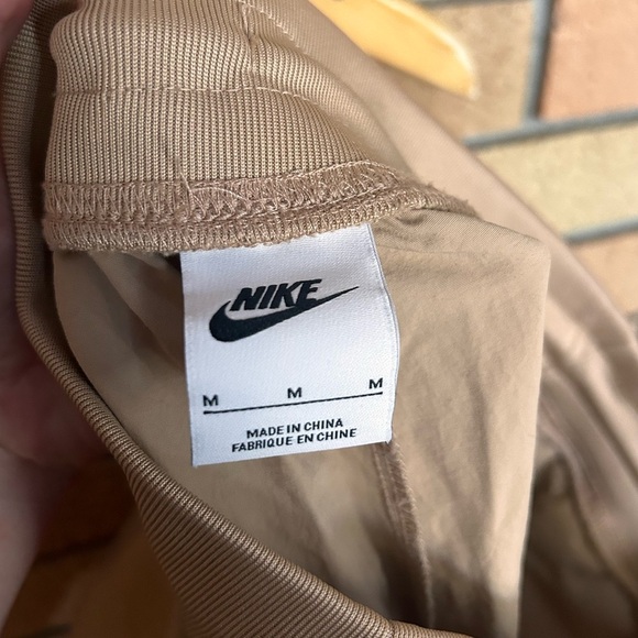 Nike Essential Loose Fit High Rise Hemp Fleece Jogger Pant Women Size Medium - Picture 3 of 6